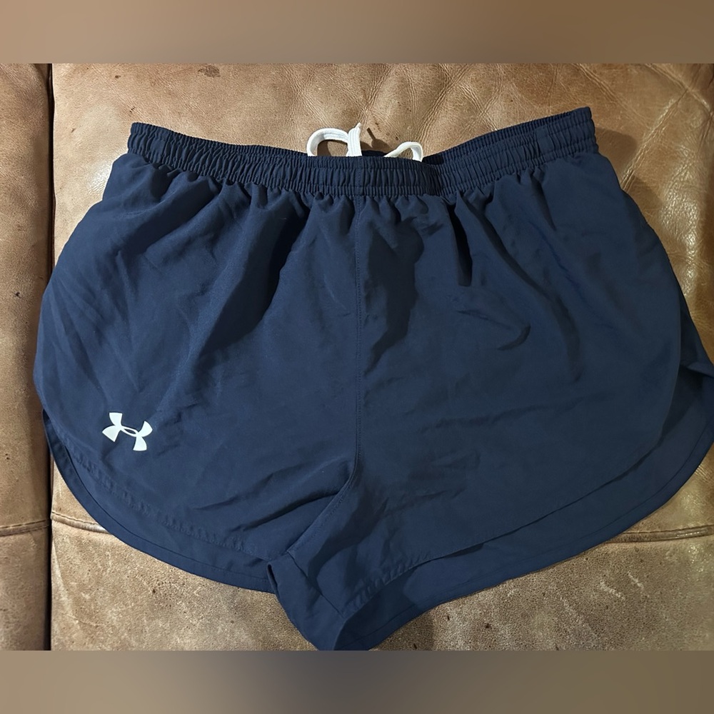 Men’s Under Armour Navy LARGE 2.5” inseam running shorts track cross country XC